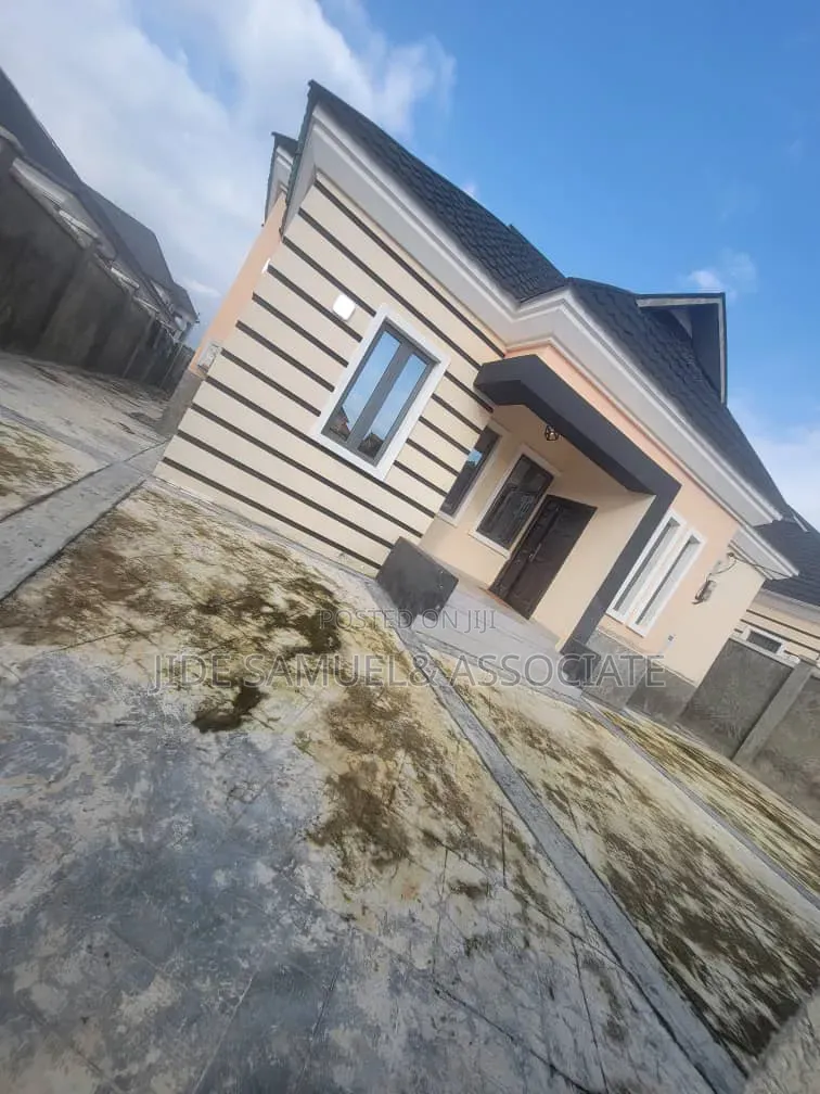 Furnished 3bdrm Bungalow in Ayobo for sale in Ayobo