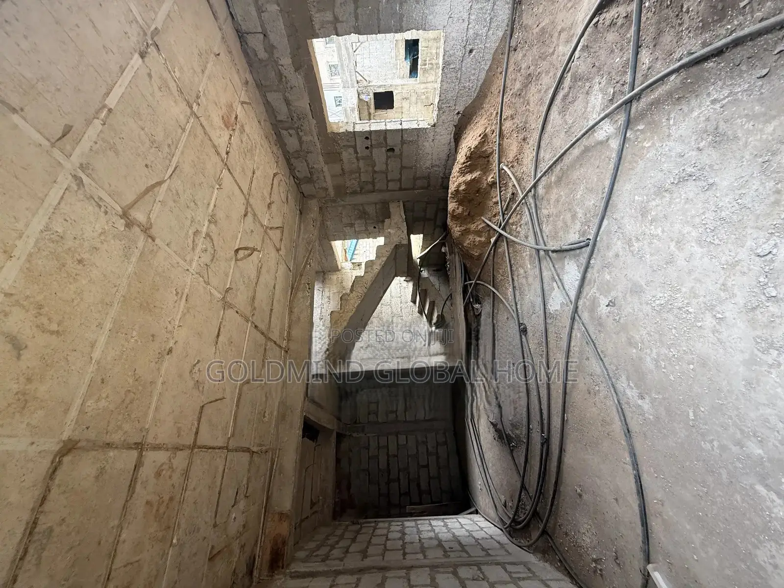 4bdrm Duplex in Lugbe District. for sale in Sabon Lugbe