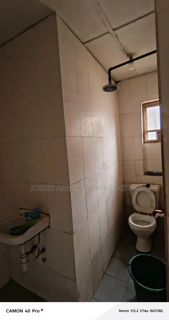 Furnished 2bdrm Block of Flats in Akute Ajuwon for sale in Akute Ajuwon