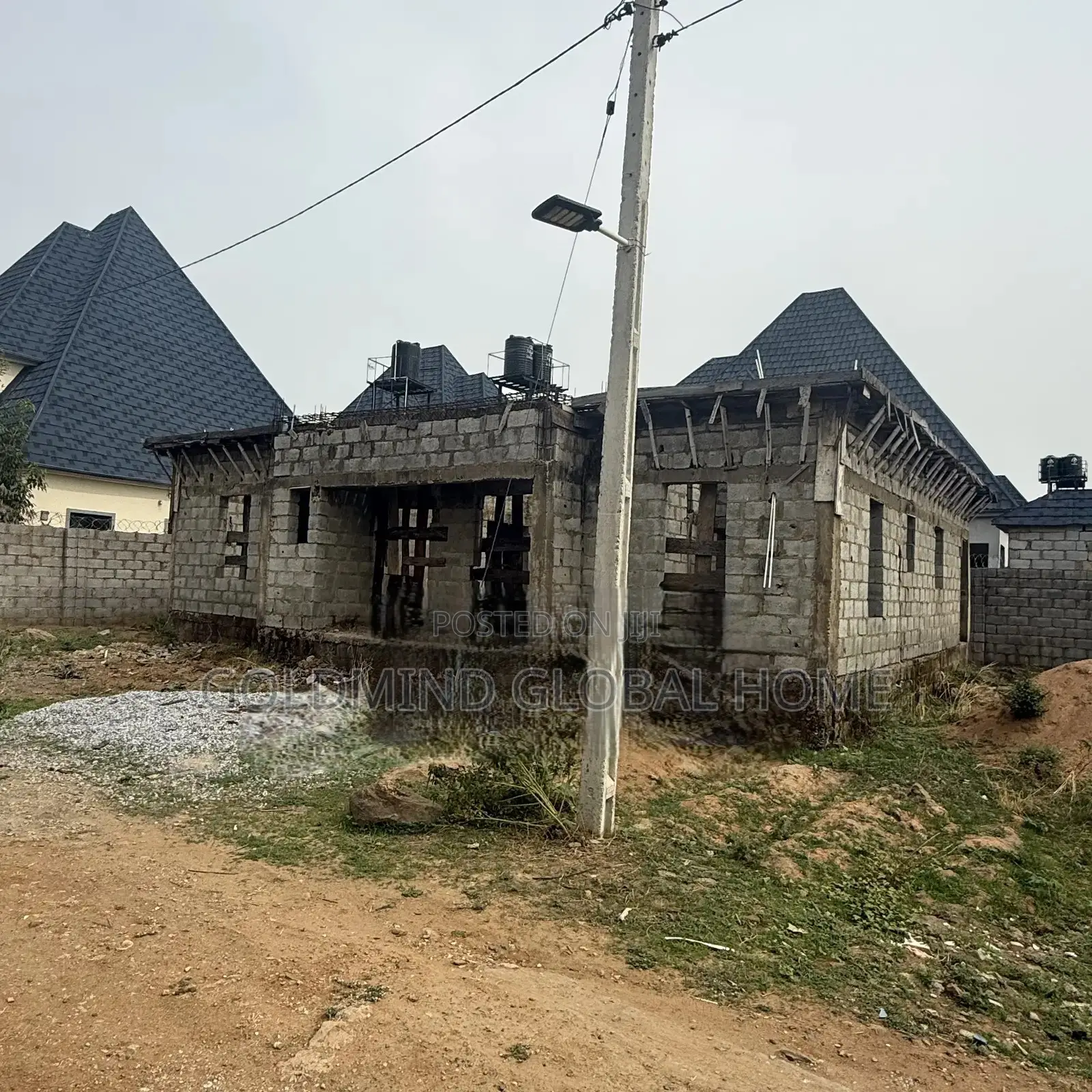 4bdrm Penthouse in Lugbe District. for sale in Sabon Lugbe