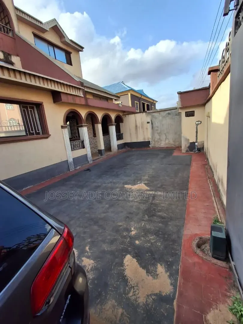Furnished 5bdrm Duplex in Egbe / Ikotun/Igando for sale in Egbe / Ikotun/Igando