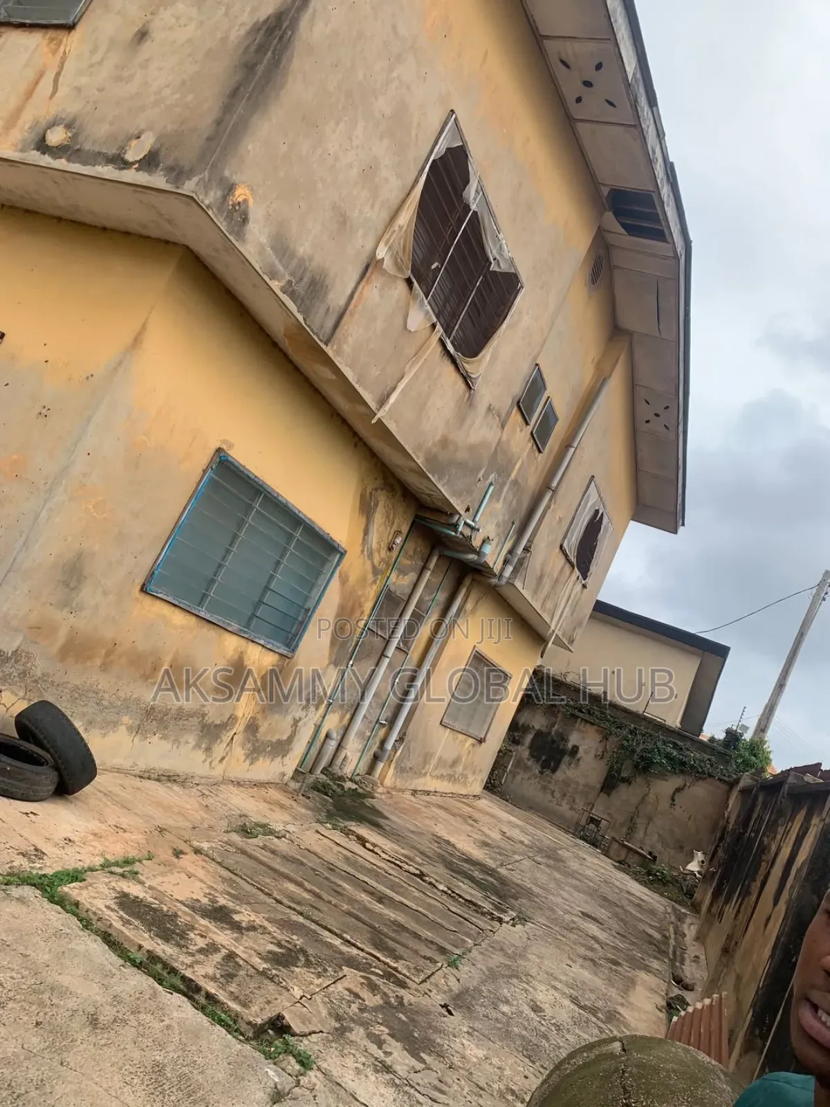 12bdrm Block of Flats in Orogun, Ibadan for sale in Ibadan