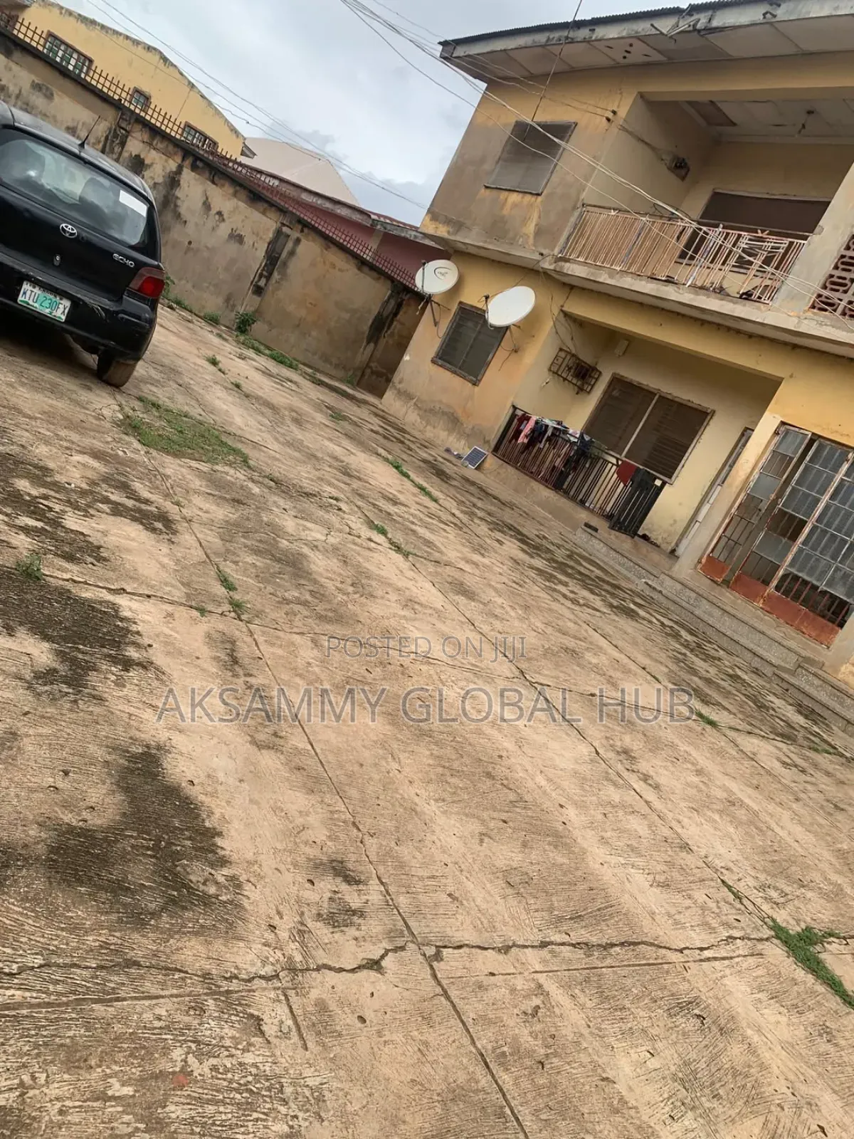 12bdrm Block of Flats in Orogun, Ibadan for sale in Ibadan