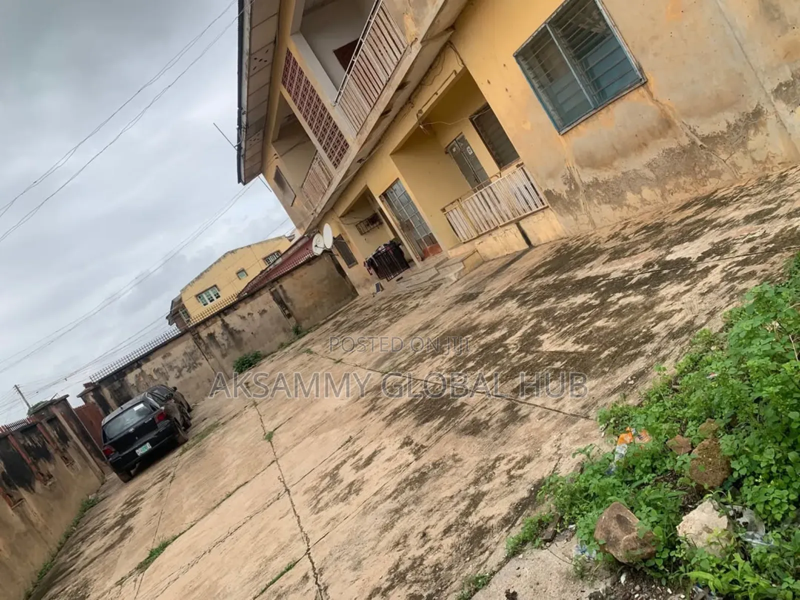 12bdrm Block of Flats in Orogun, Ibadan for sale in Ibadan