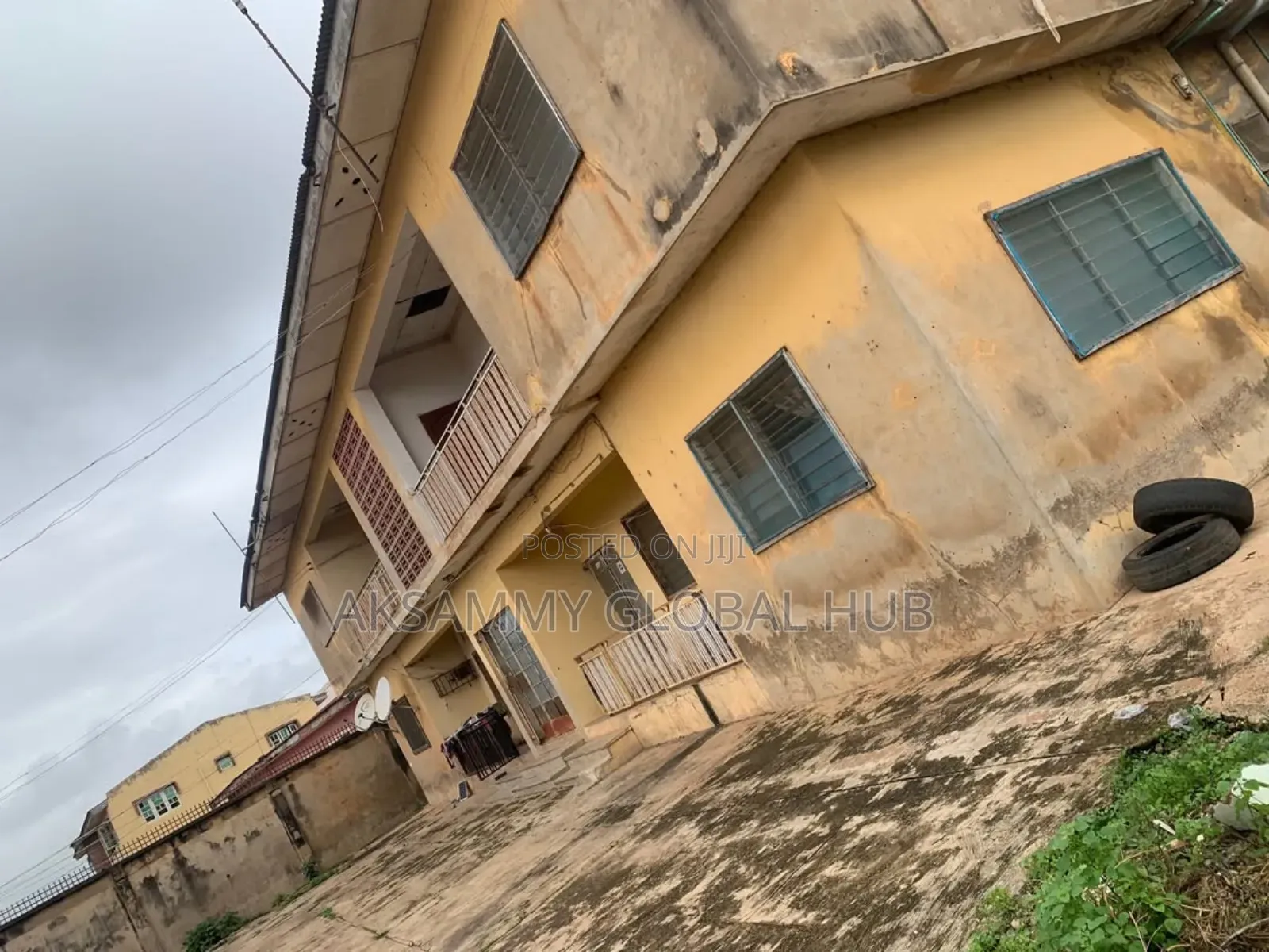 12bdrm Block of Flats in Orogun, Ibadan for sale in Ibadan