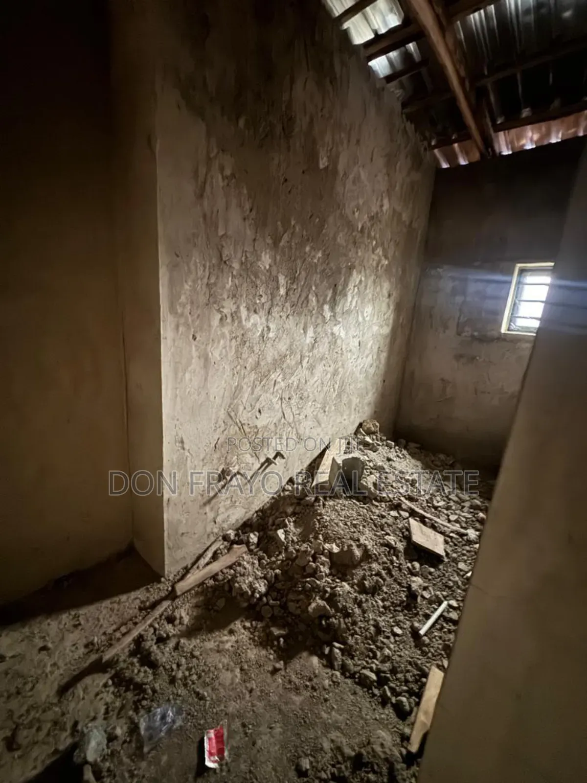3bdrm Duplex in Omolayo Estate Akobo for sale in Akobo