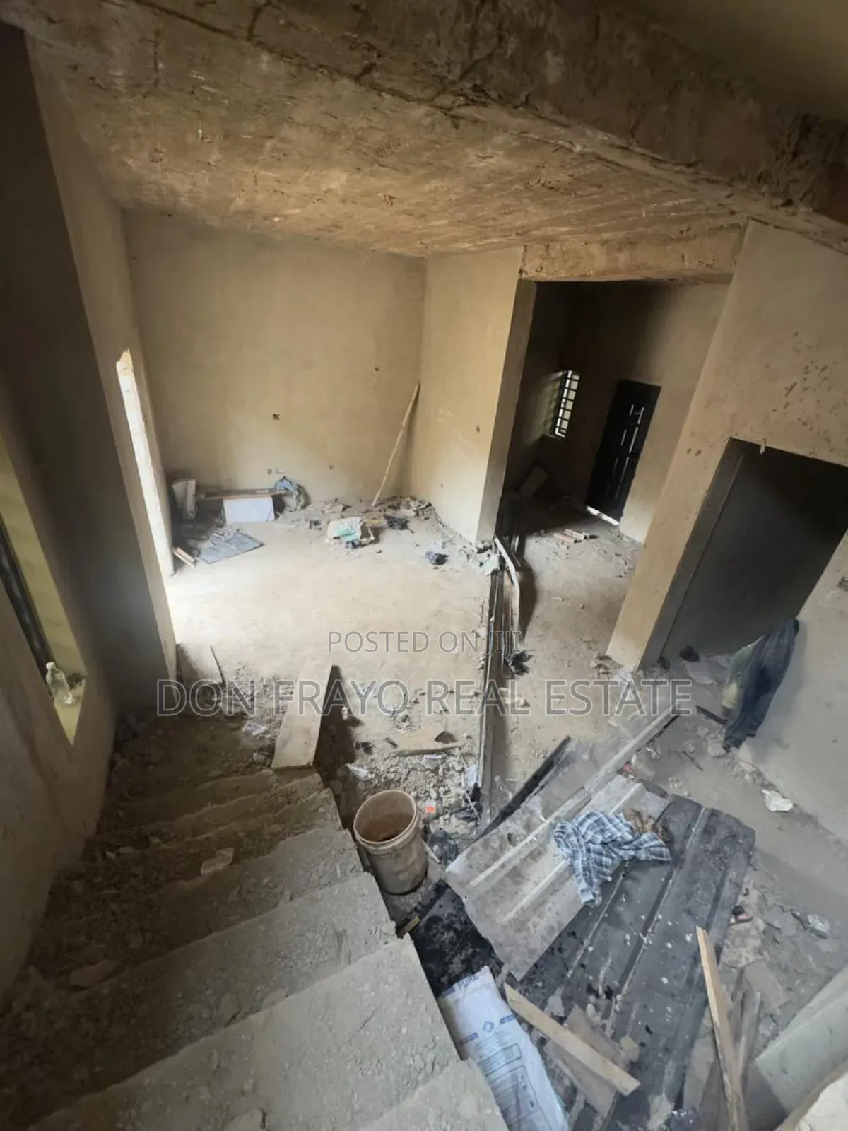 3bdrm Duplex in Omolayo Estate Akobo for sale in Akobo