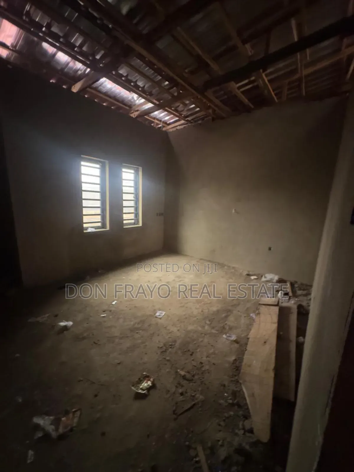 3bdrm Duplex in Omolayo Estate Akobo for sale in Akobo