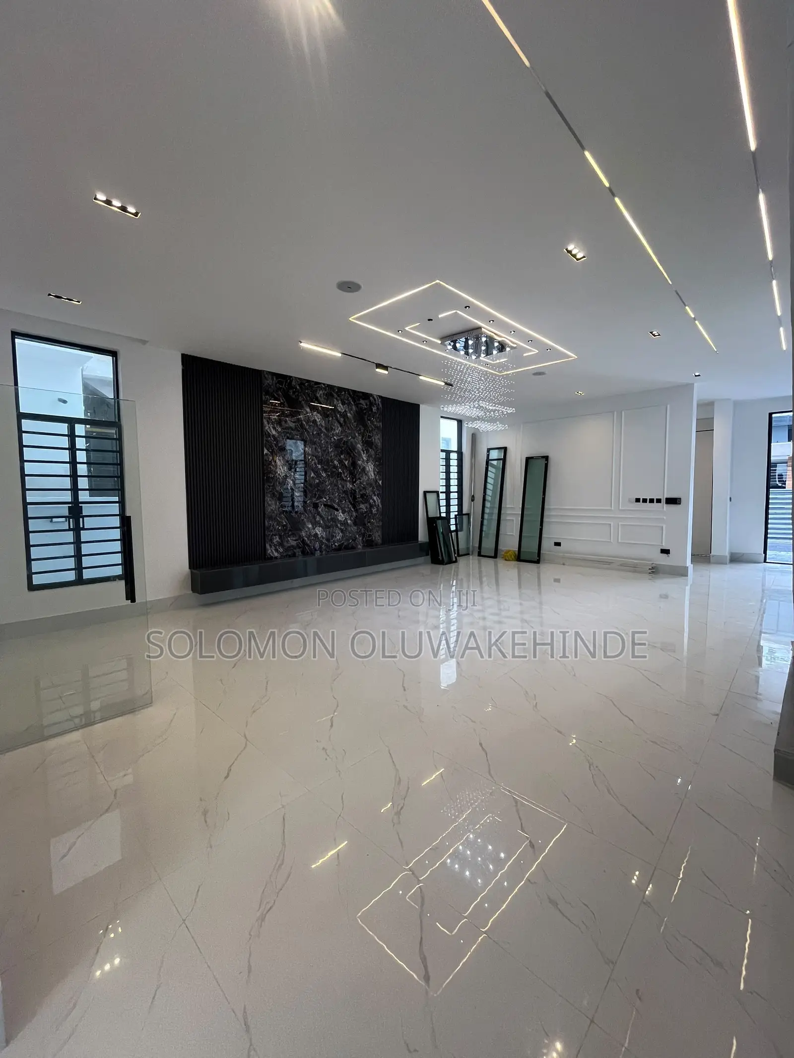 5bdrm Duplex in Chevron for sale in Chevron