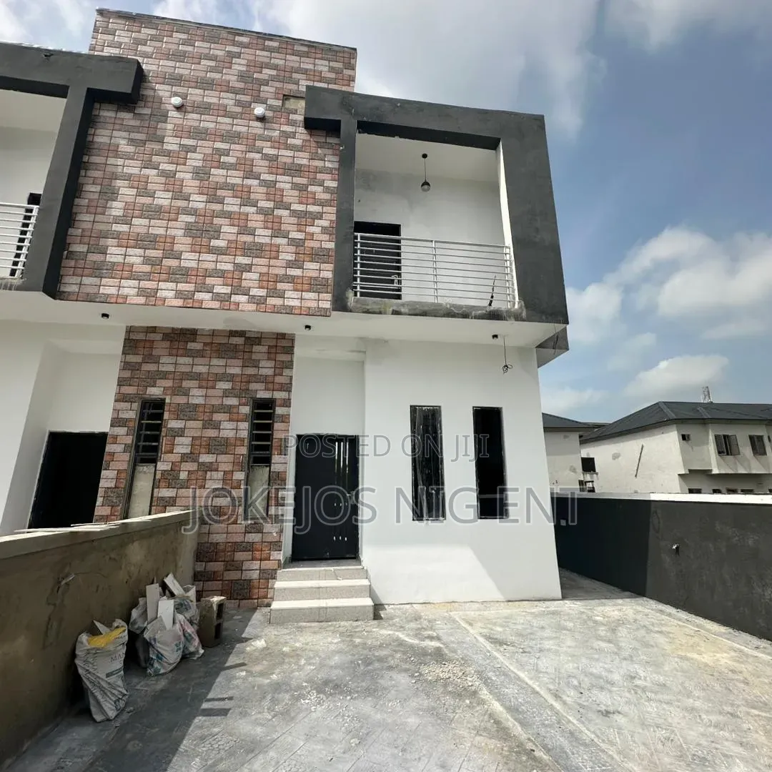 4bdrm Duplex in Lbs Lagos Business, Off Lekki-Epe Expressway for sale in Off Lekki-Epe Expressway