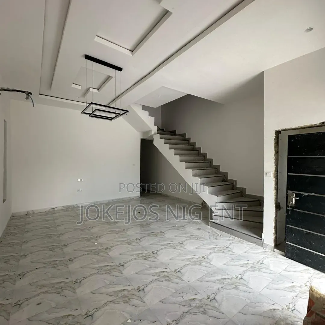 4bdrm Duplex in Lbs Lagos Business, Off Lekki-Epe Expressway for sale in Off Lekki-Epe Expressway