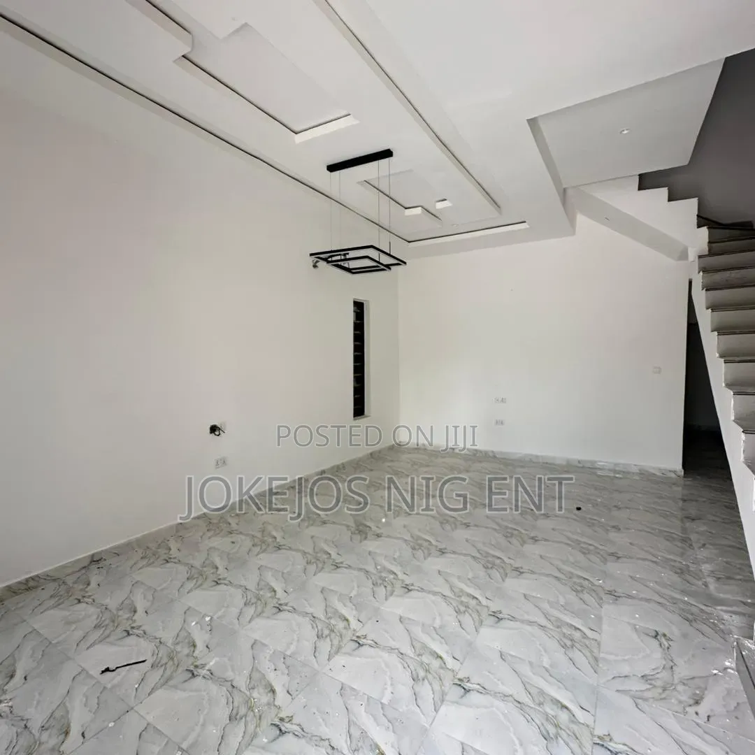 4bdrm Duplex in Lbs Lagos Business, Off Lekki-Epe Expressway for sale in Off Lekki-Epe Expressway