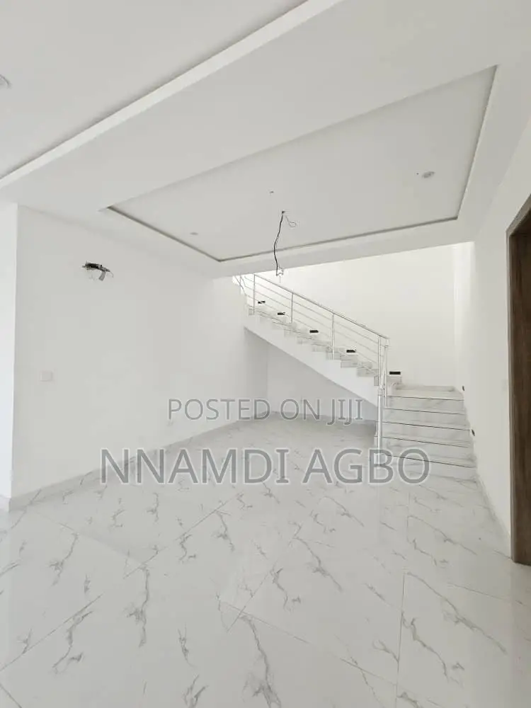 3bdrm Duplex in Abraham Adesanya Estate for sale in Abraham Adesanya Estate