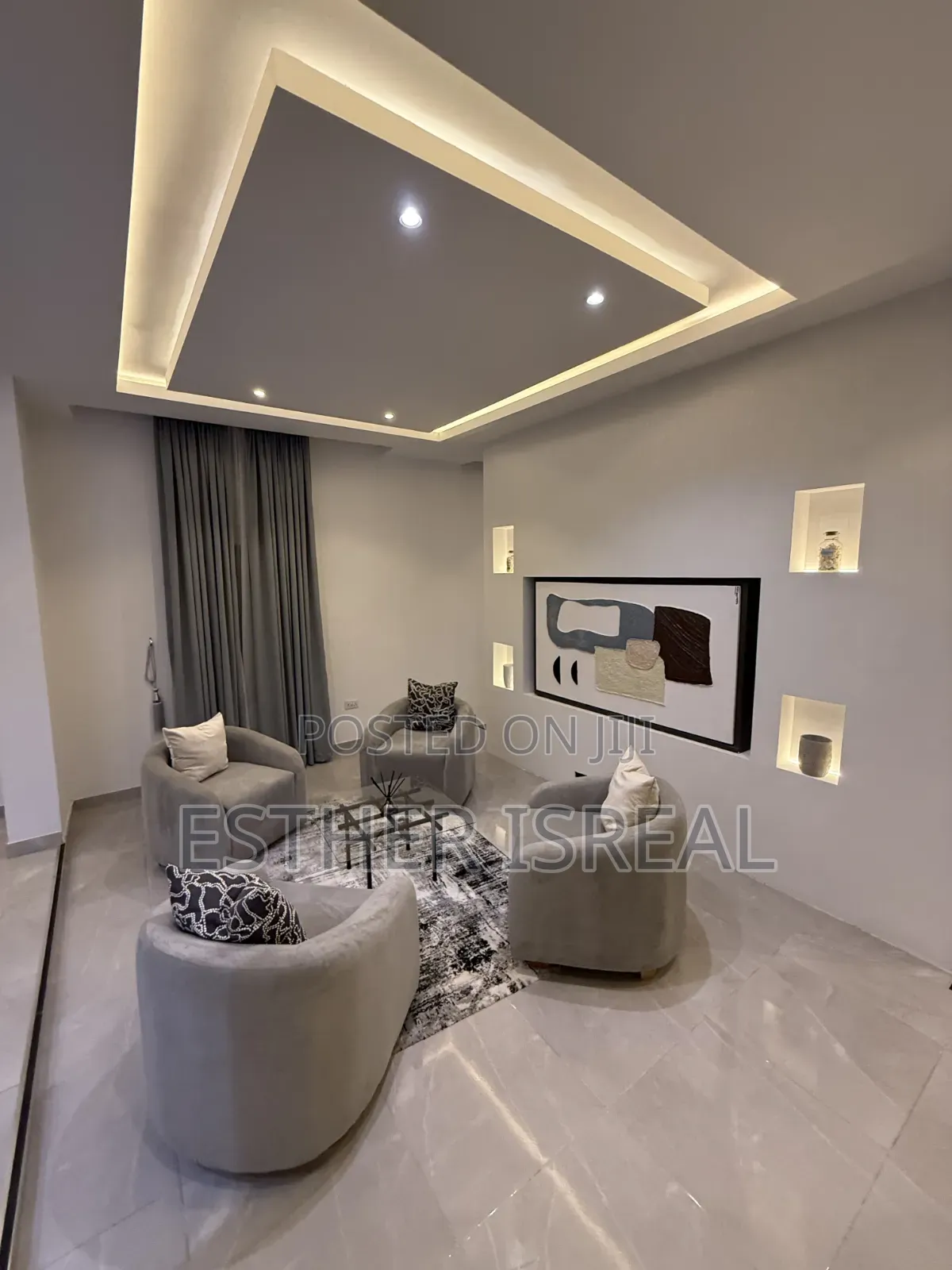 Self Compound 5 Bedroom Apartment in Lekki Phase 1