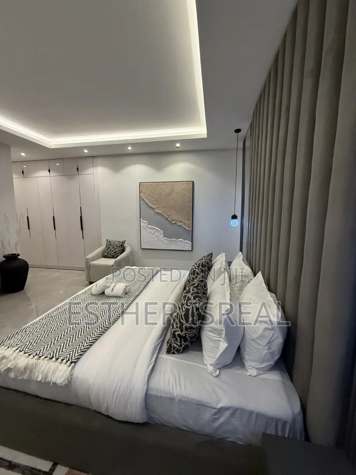 Self Compound 5 Bedroom Apartment in Lekki Phase 1