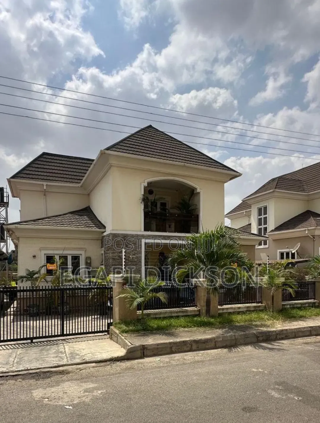 6bdrm Duplex in River Park Estate, FHA for sale in FHA