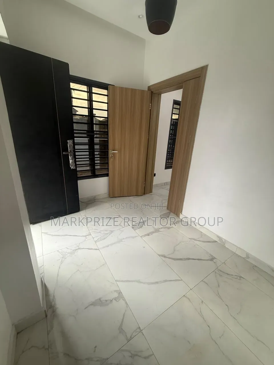 5bdrm Duplex in Omole Phase 1 Lagos for sale in Omole Phase 1
