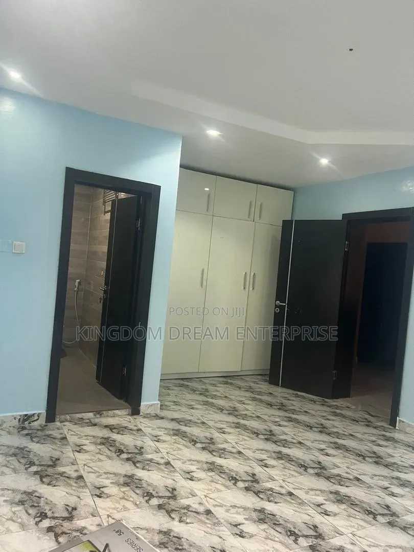 4bdrm Duplex in Toyin Ikeja Lagos for rent in Toyin Street