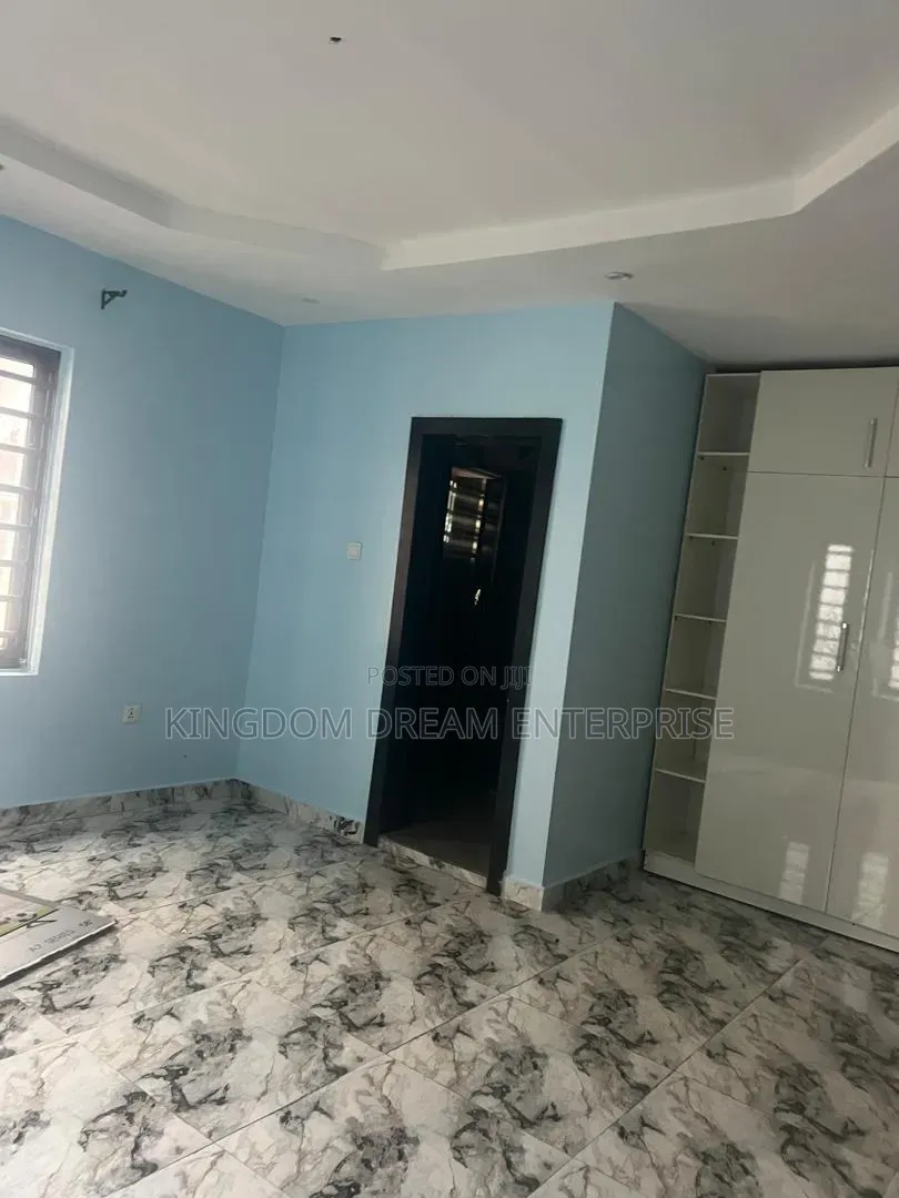 4bdrm Duplex in Toyin Ikeja Lagos for rent in Toyin Street
