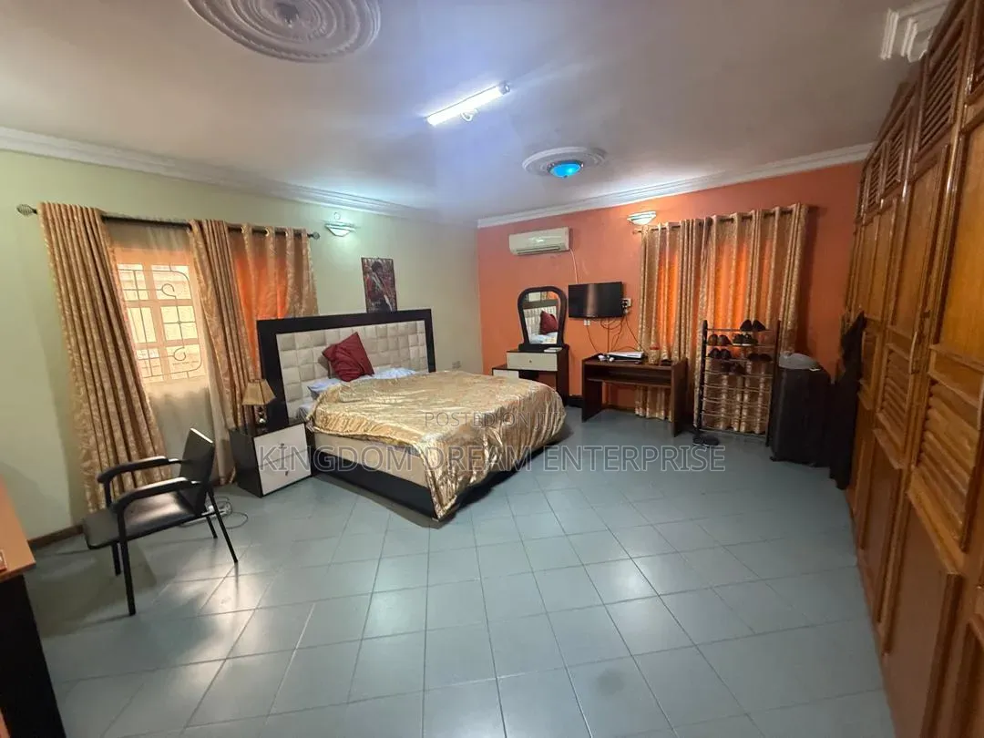 5 Bedroom House+2 RMS Bq Commercial Lekki Phase 1 Lagos in Lekki Phase 1