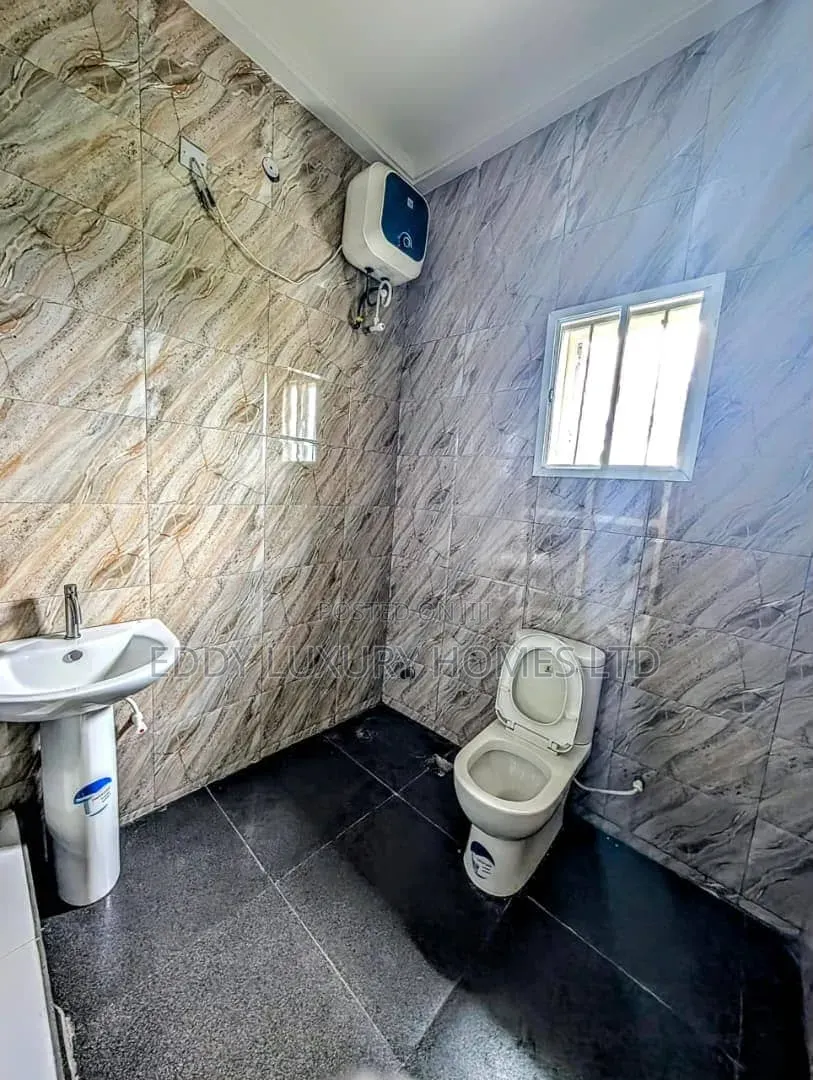 3bdrm Bungalow in Shelter Afrique for rent in Uyo