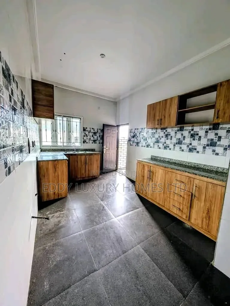 3bdrm Bungalow in Shelter Afrique for rent in Uyo