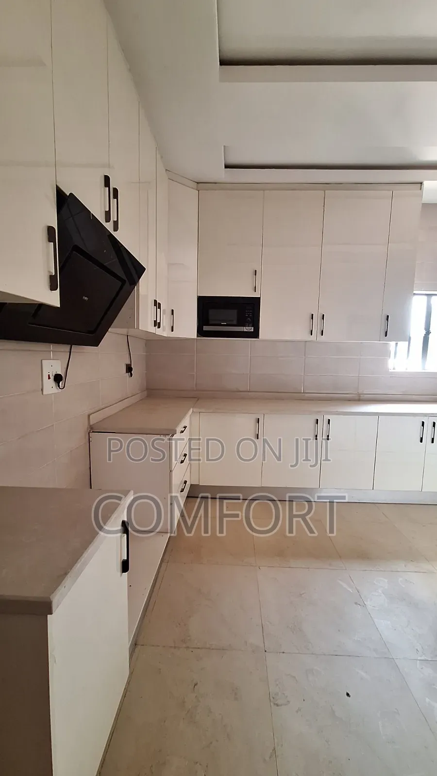 5bdrm Duplex in Karmo Estate1 for sale in Karmo