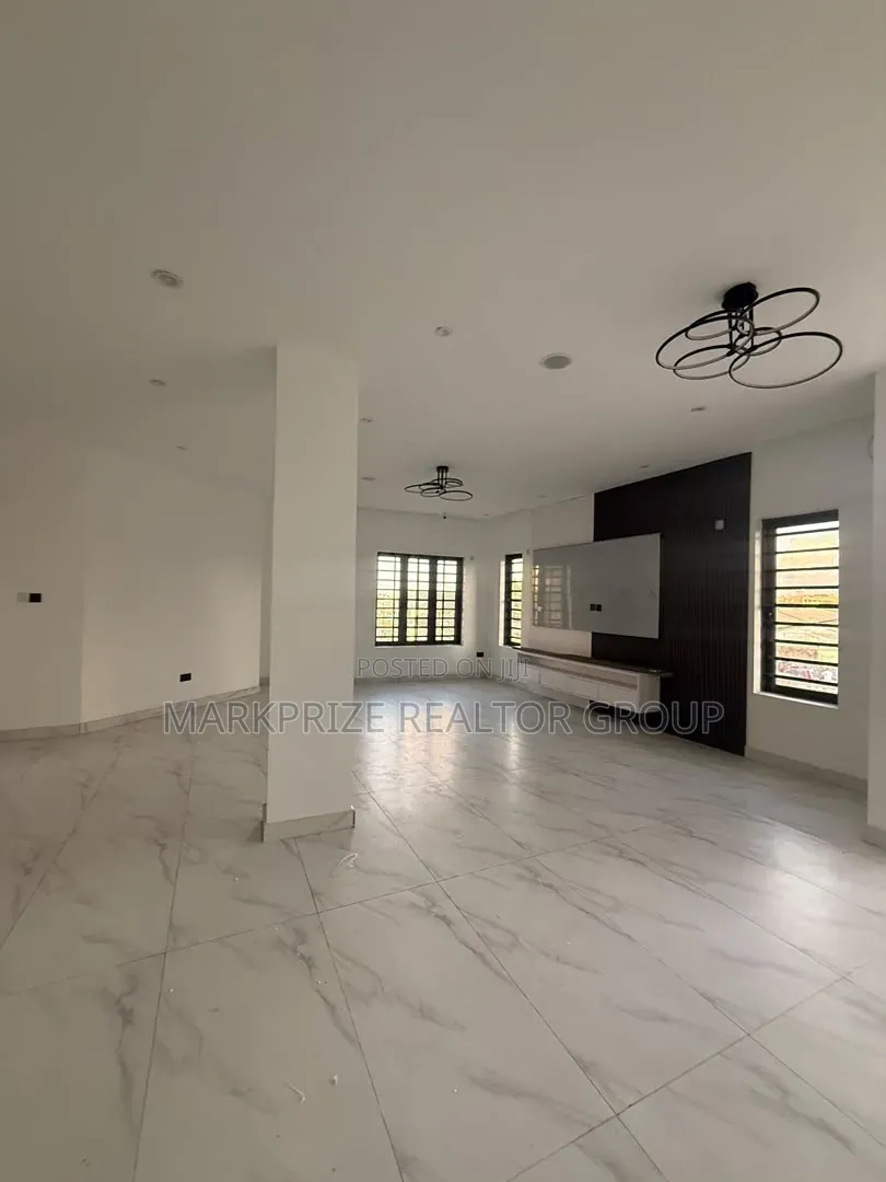 4bdrm Duplex in Omole Phase 1 for sale in Omole Phase 1