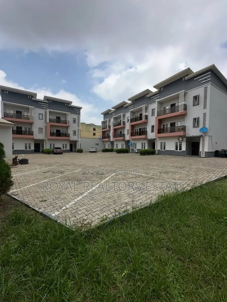 4bdrm Townhouse/Terrace in Close To Polaris for sale in Life Camp