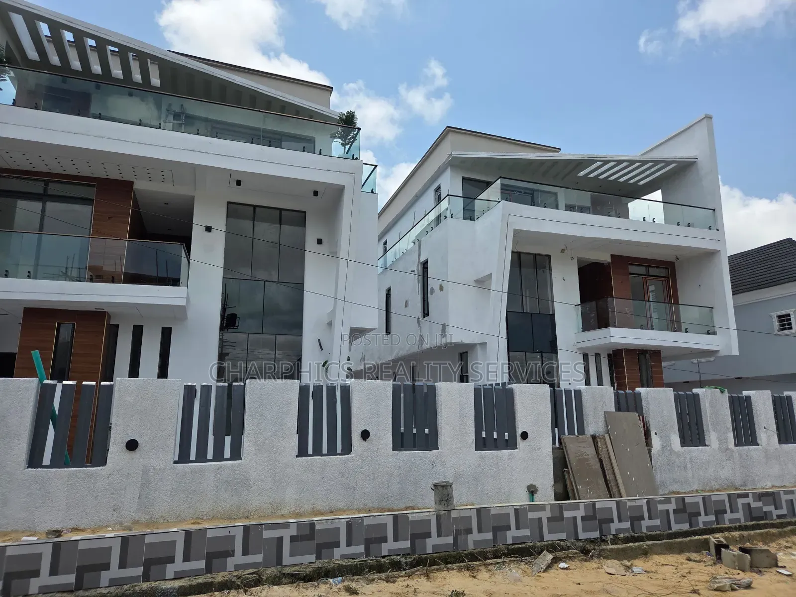 5bdrm Duplex in Sangotedo for sale in Sangotedo