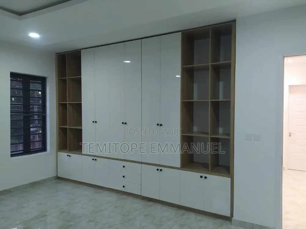 Furnished 4bdrm Duplex in Victoria Island for sale in Victoria Island