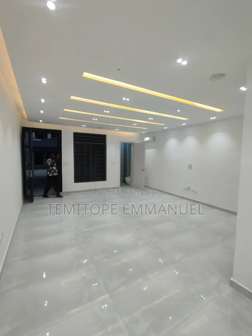 Furnished 4bdrm Duplex in Victoria Island for sale in Victoria Island