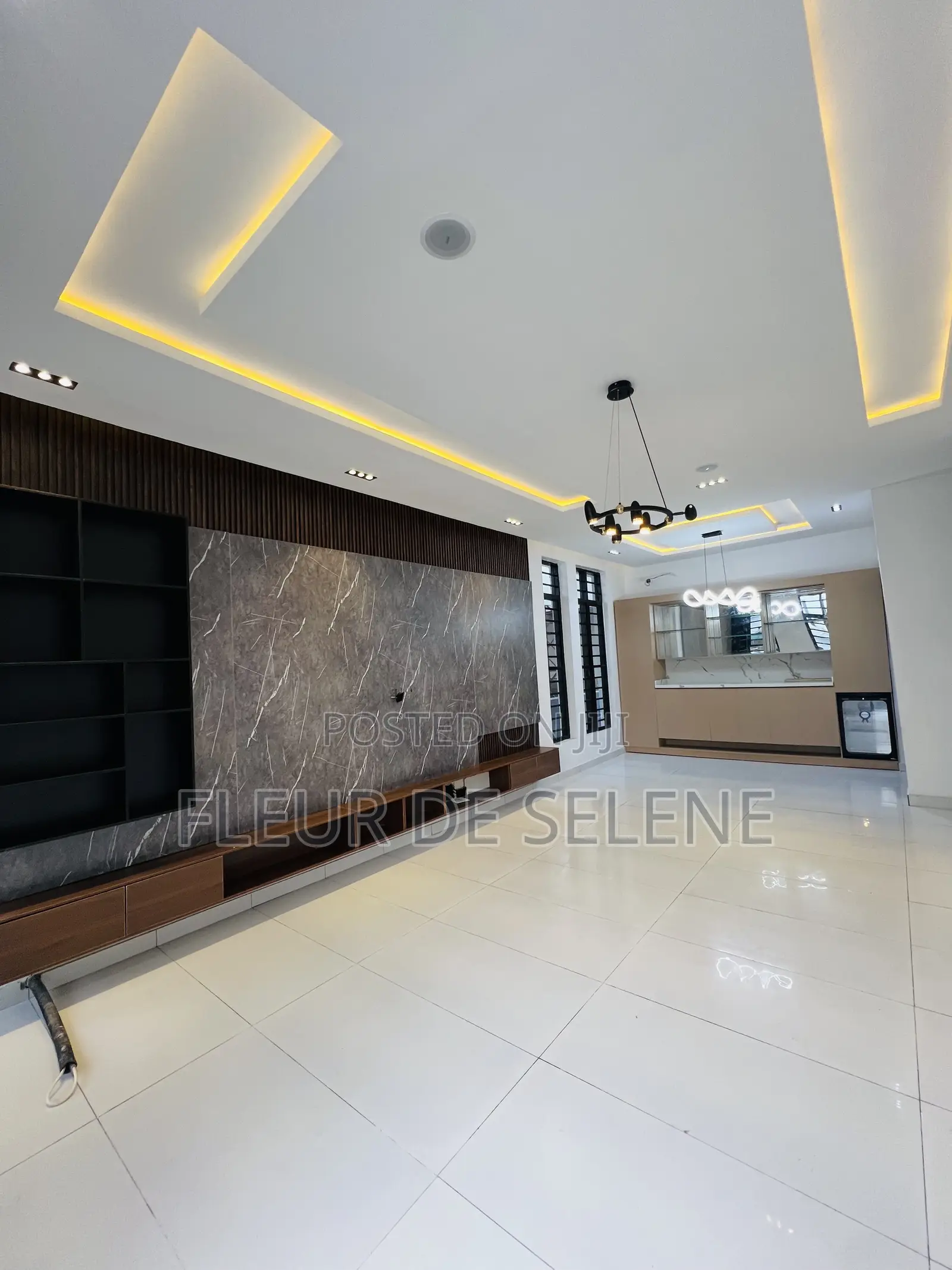5bdrm Duplex in Megamound Estate, Ikota for sale in Ikota