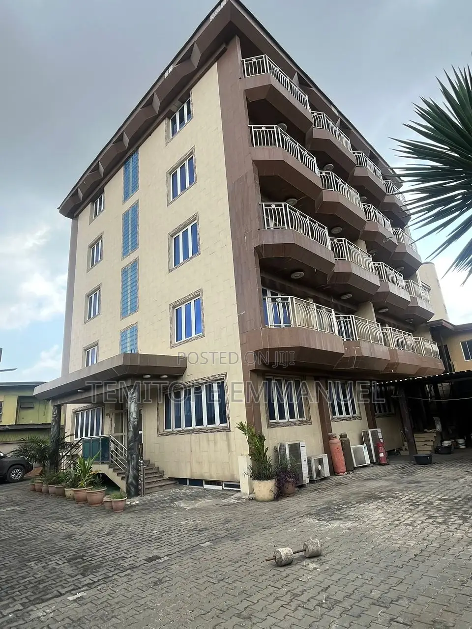 Well Structured 3star Hotel in Onipanu