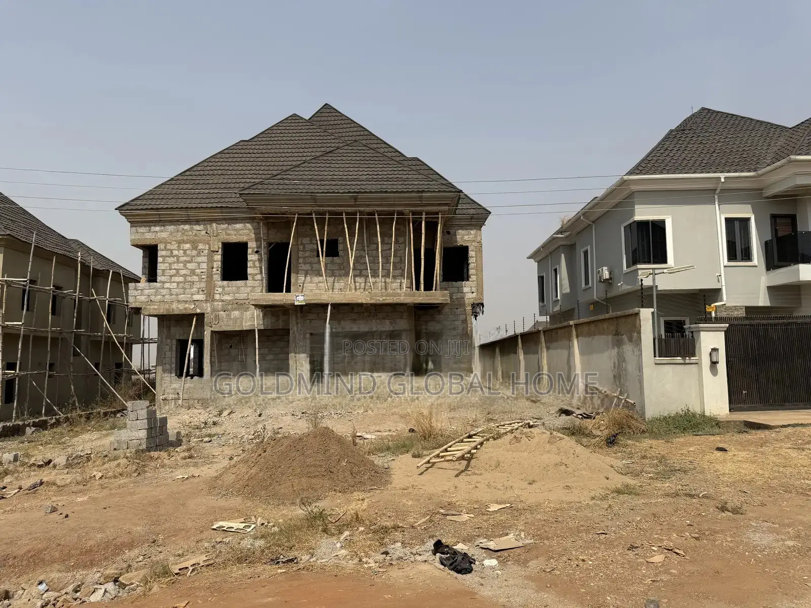 4bdrm Duplex in Lugbe District. for sale in Sabon Lugbe