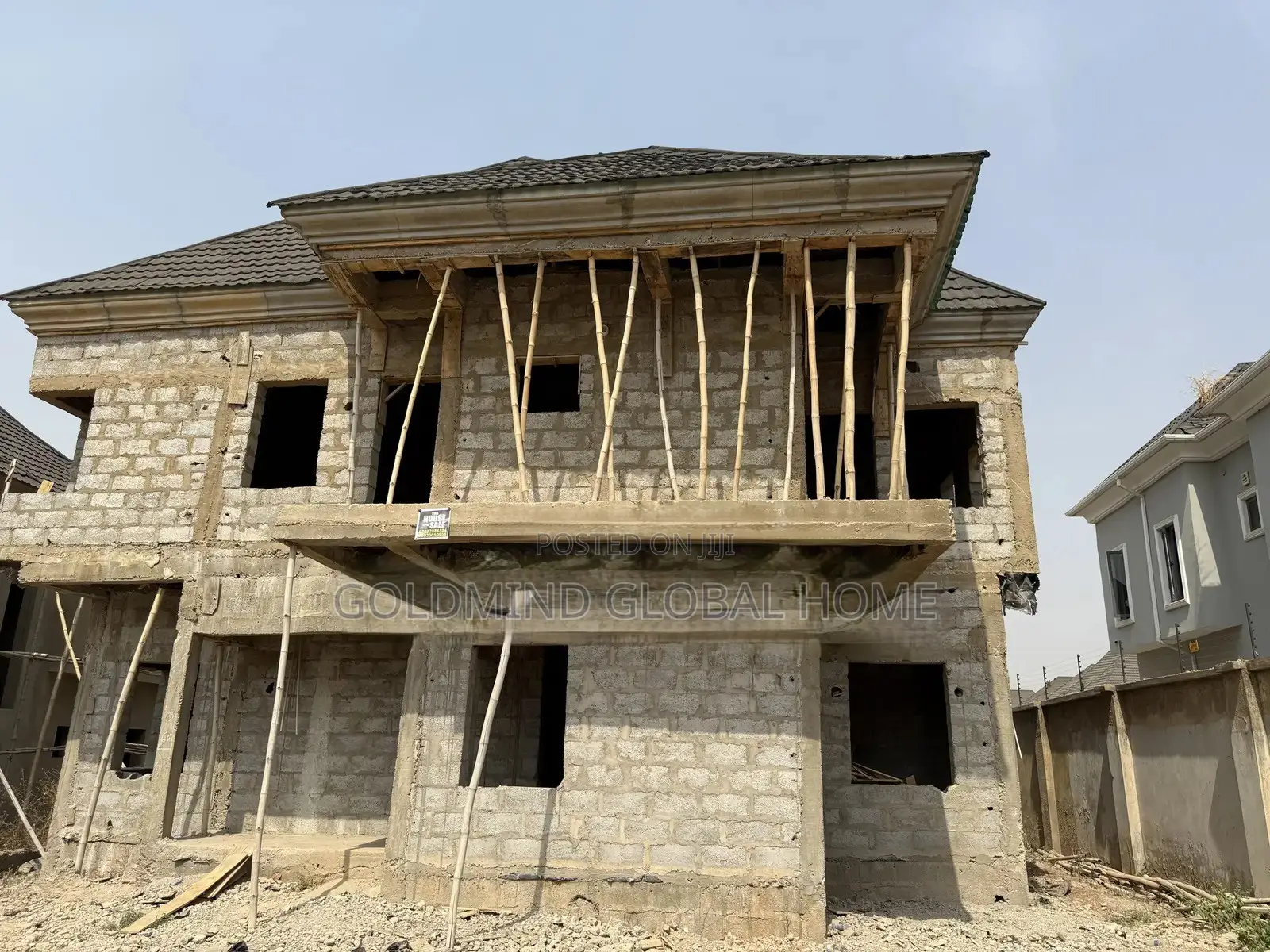 4bdrm Duplex in Lugbe District. for sale in Sabon Lugbe