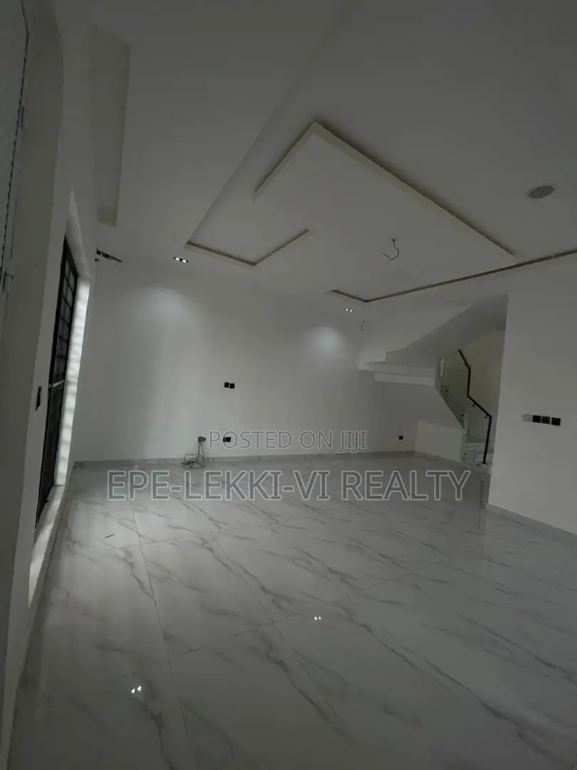 4bdrm Duplex in Lekki for rent in Lekki