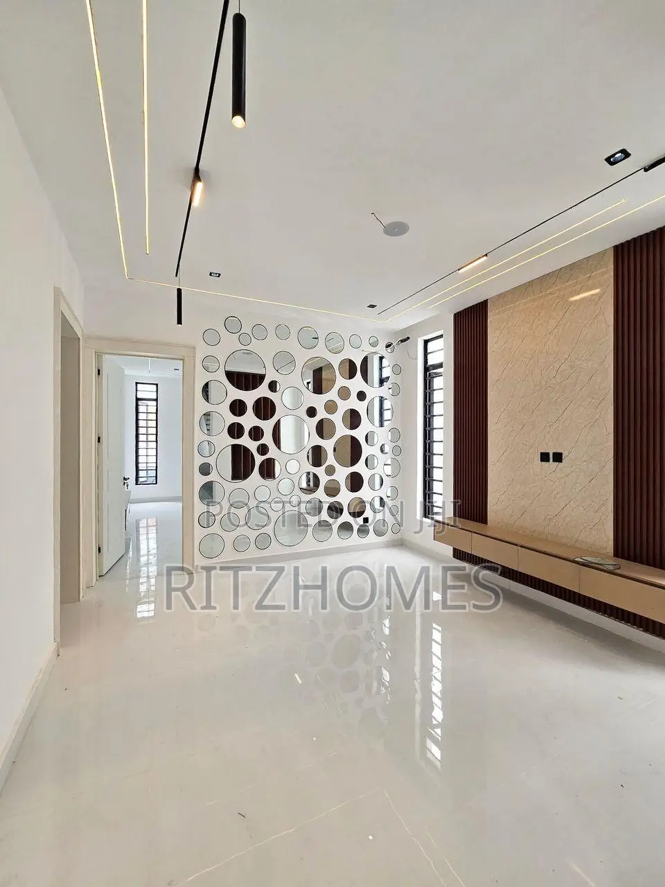 5bdrm Duplex in Ikate for sale in Ikate