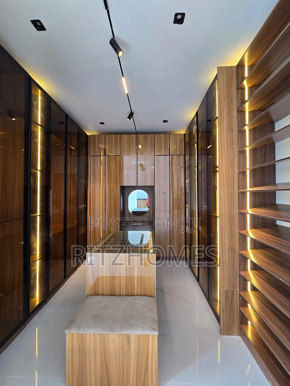 5bdrm Duplex in Ikate for sale in Ikate