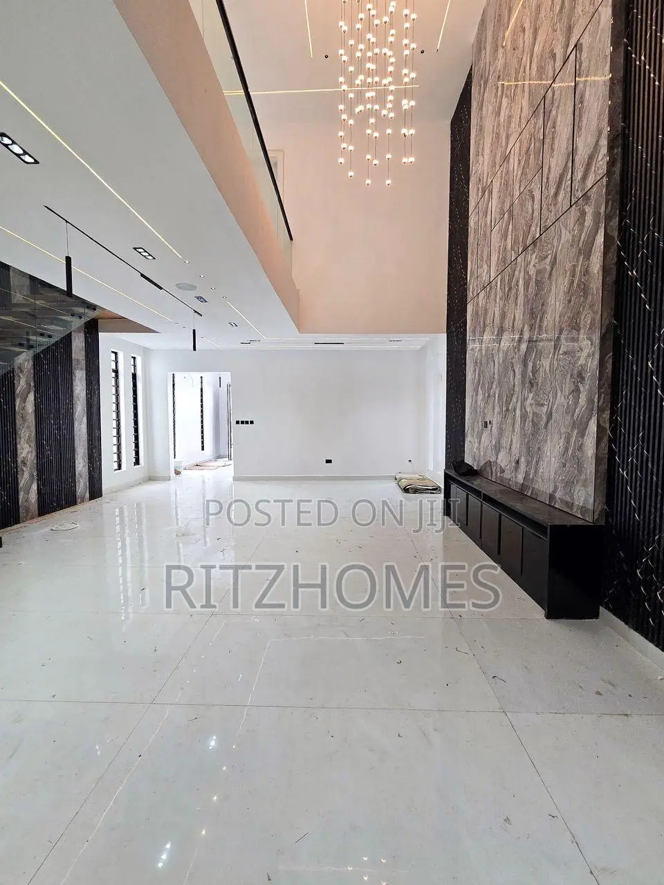 5bdrm Duplex in Ikate for sale in Ikate