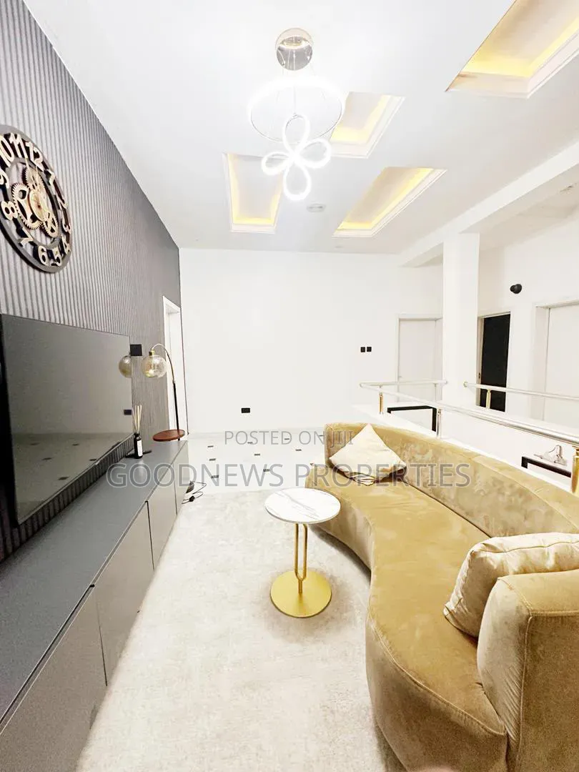 4bdrm Duplex in Ikota for rent in Ikota