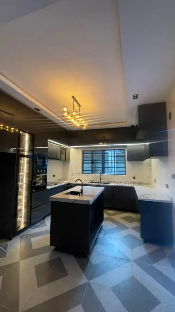 4bdrm Duplex in Akobo for sale in Akobo