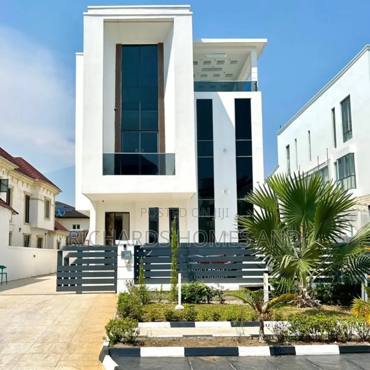 5bdrm Duplex in Osapa london for sale in Osapa london