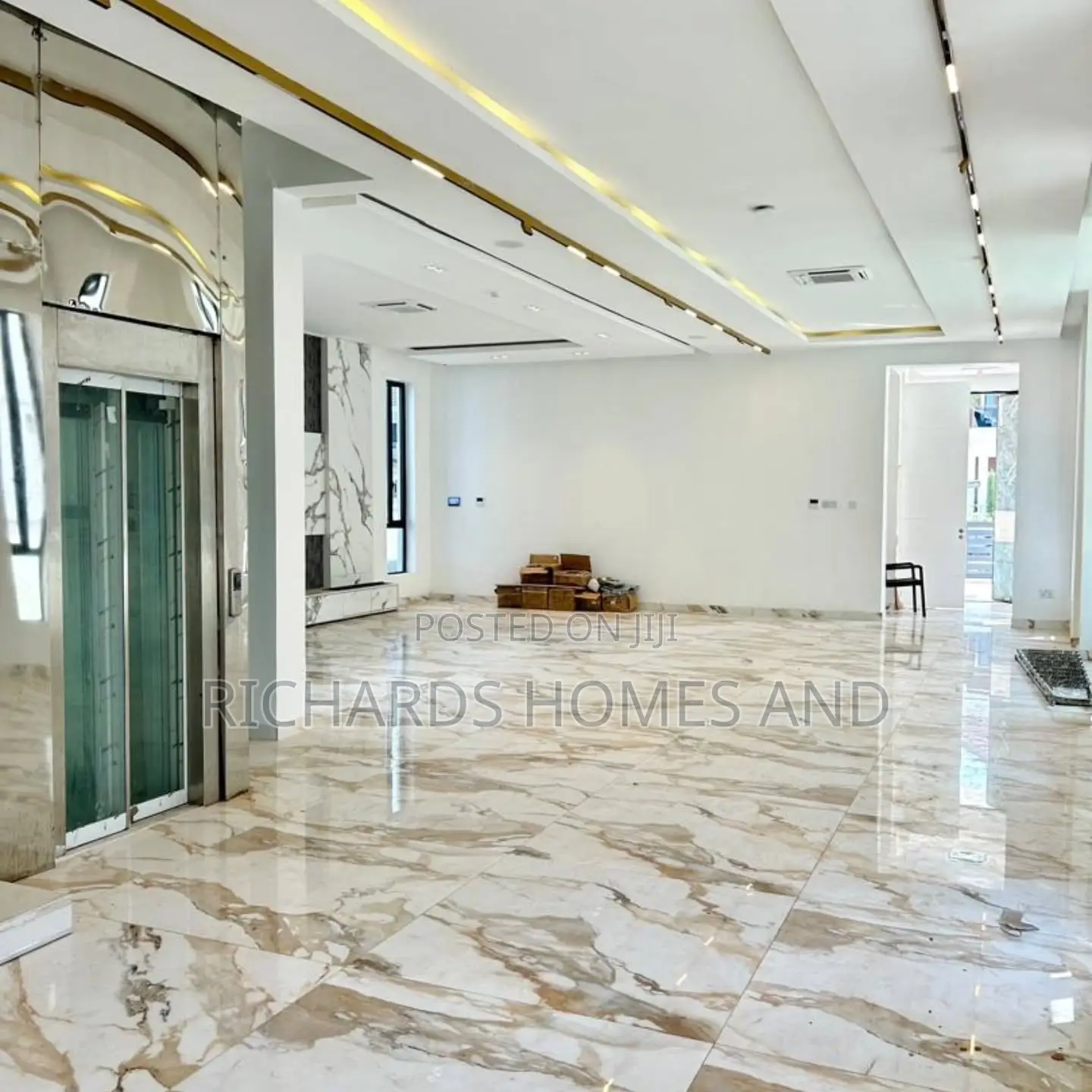5bdrm Duplex in Osapa london for sale in Osapa london