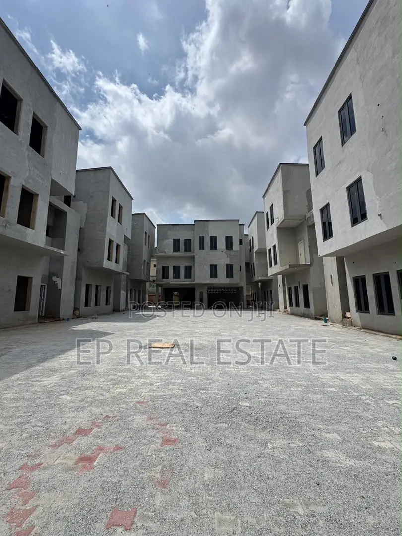 4bdrm Duplex in Life Camp for sale in Life Camp