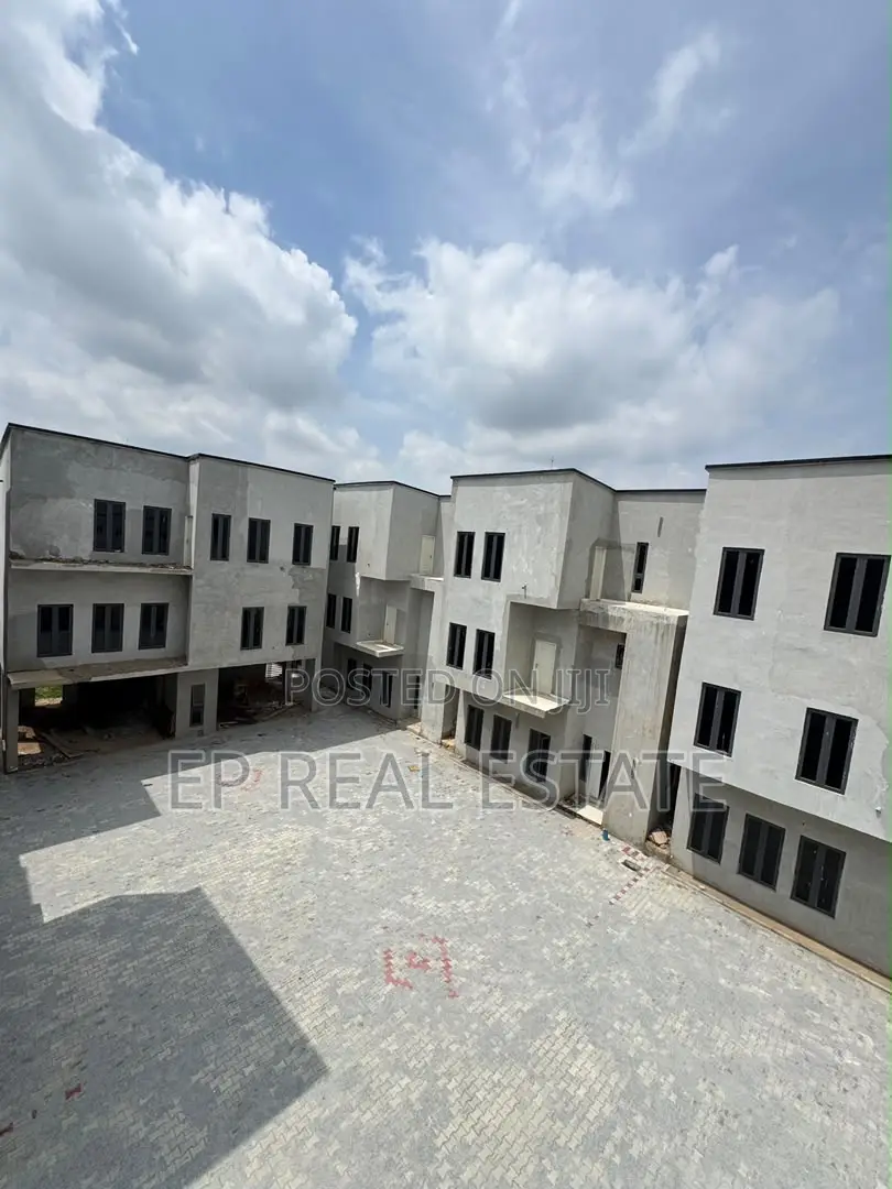 4bdrm Duplex in Life Camp for sale in Life Camp