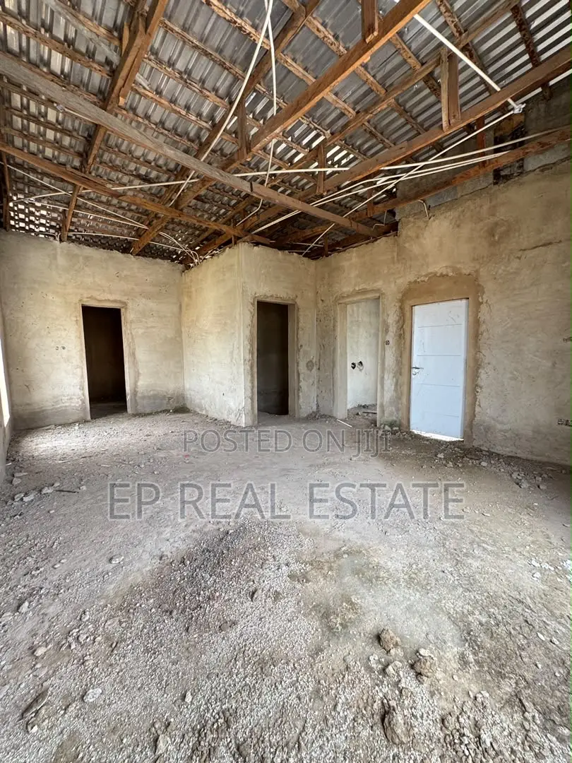 4bdrm Duplex in Life Camp for sale in Life Camp