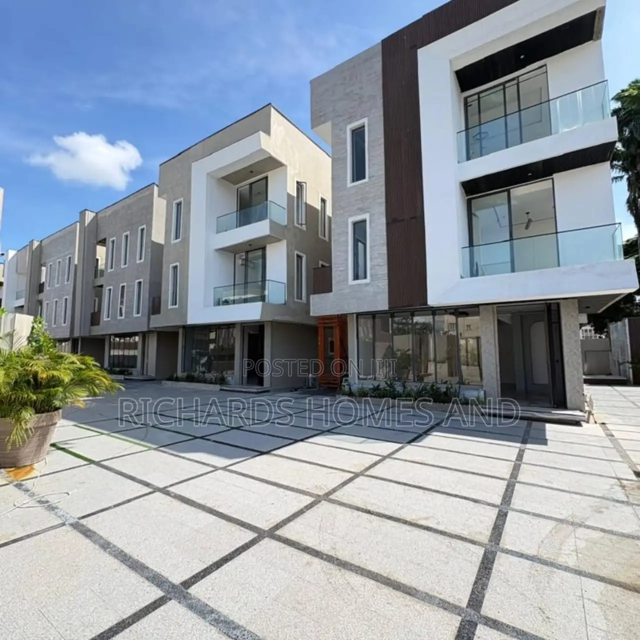 5bdrm Duplex in Old Ikoyi for sale in Old Ikoyi