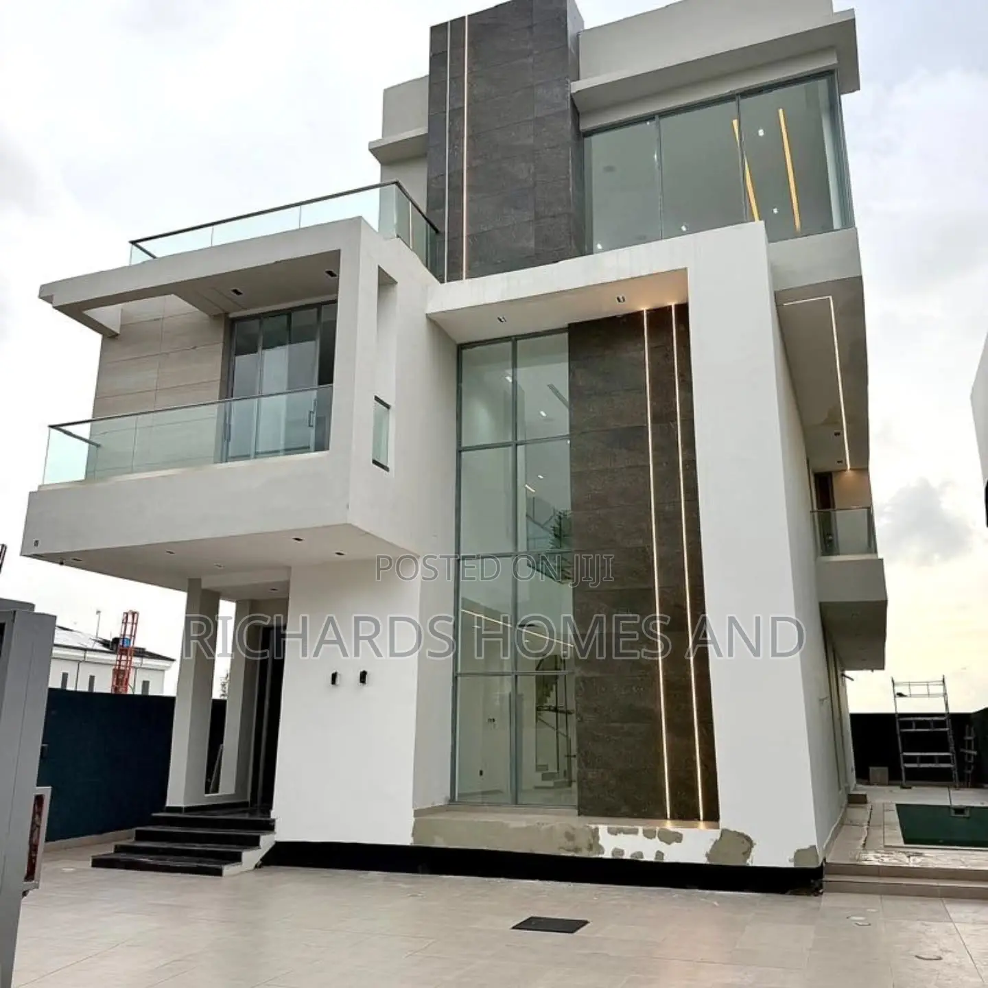 5bdrm Duplex in Old Ikoyi for sale in Old Ikoyi