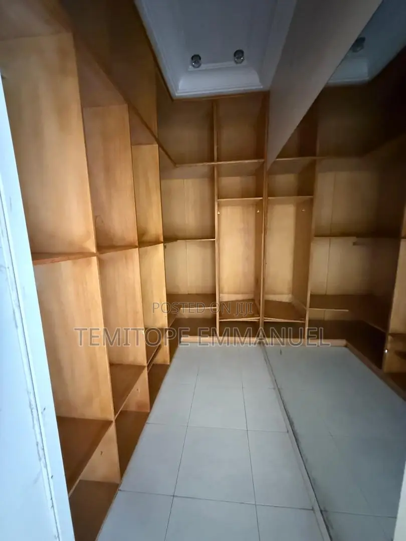 Furnished 5bdrm House in Nicon Town for sale in Nicon Town